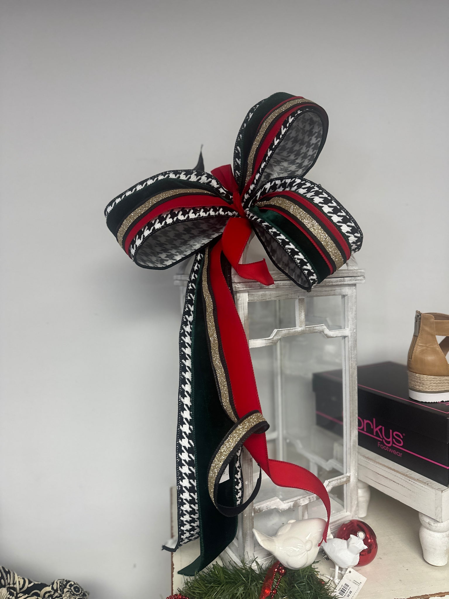 Chic Houndstooth Holiday Bow