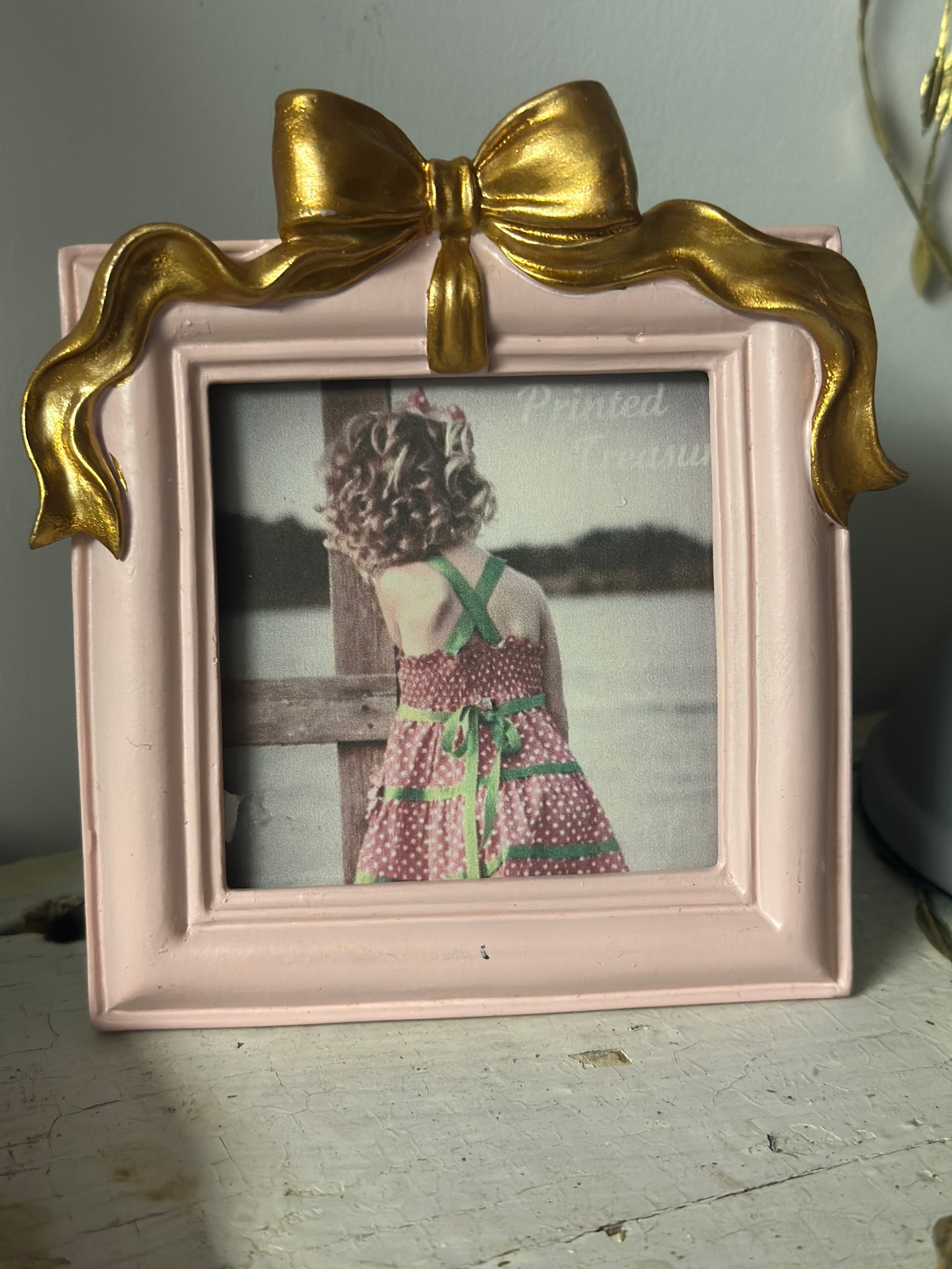 Rosey Ribbon 3x3 Square Frame