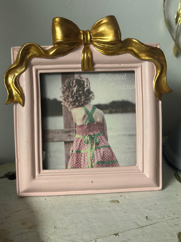 Rosey Ribbon 3x3 Square Frame