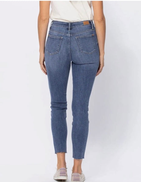 Judy Blue Hi-Waisted Embroidered Pocket - Relaxed Fit